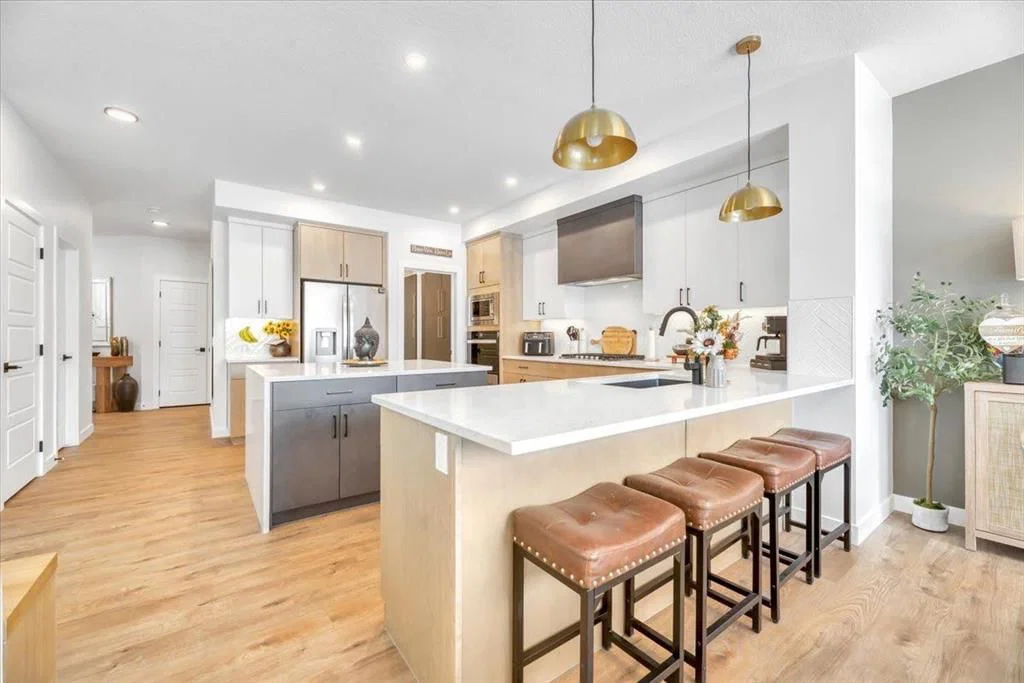 77 Versant Point SW, Calgary — photo 3 of 48