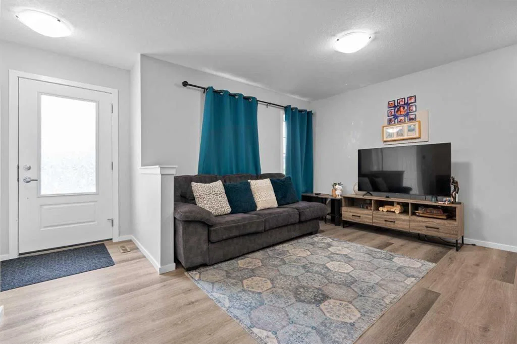 129 Yorkville Avenue SW, Calgary — photo 4 of 30