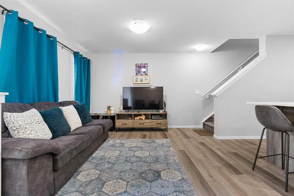 129 Yorkville Avenue SW, Calgary — photo 5 of 30