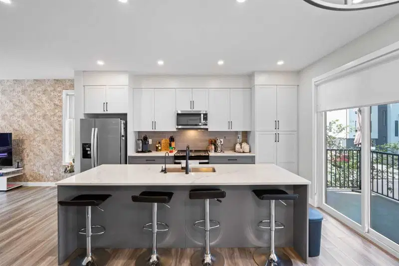 32 Evanscrest Court NW, Calgary — main listing photo