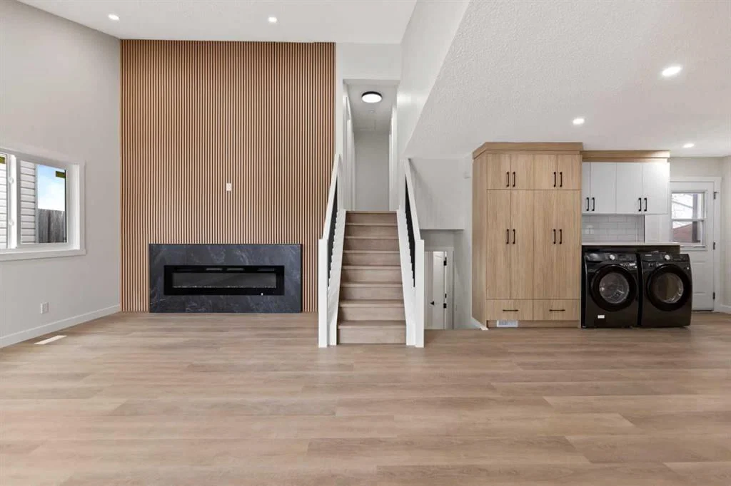 2031 24 Avenue NE, Calgary — photo 3 of 27