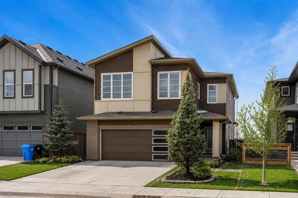 81 Carringvue Manor NW, Calgary — main listing photo