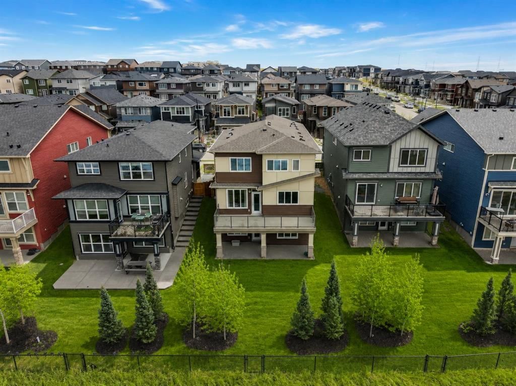81 Carringvue Manor NW, Calgary — photo 2 of 38