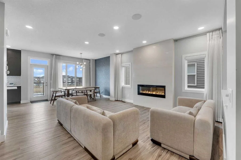 81 Carringvue Manor NW, Calgary — photo 4 of 38