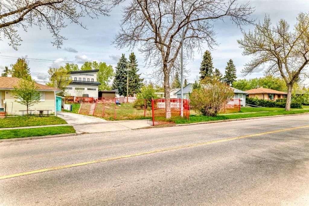 523 Northmount Drive NW, Calgary — main listing photo