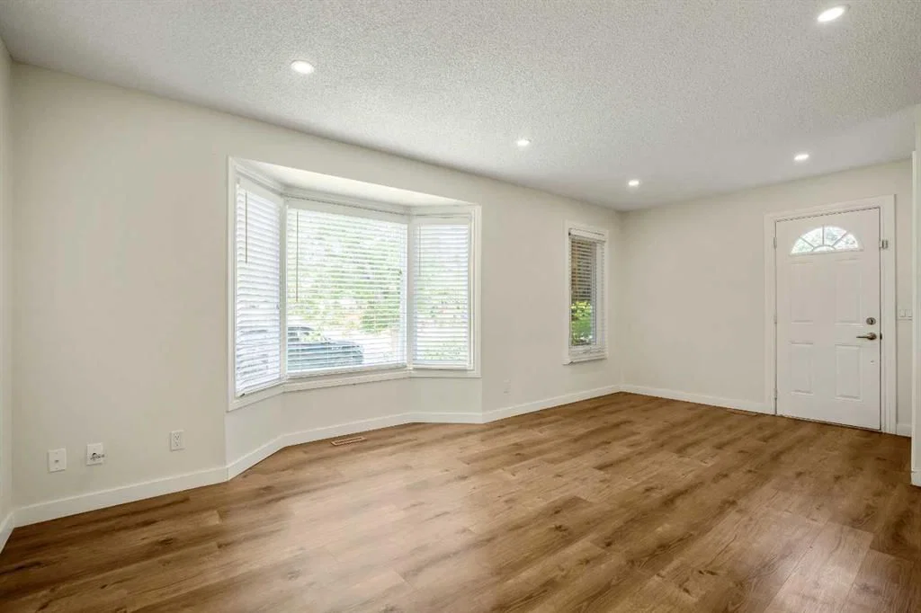 610 Strathcona Drive SW, Calgary — photo 3 of 24
