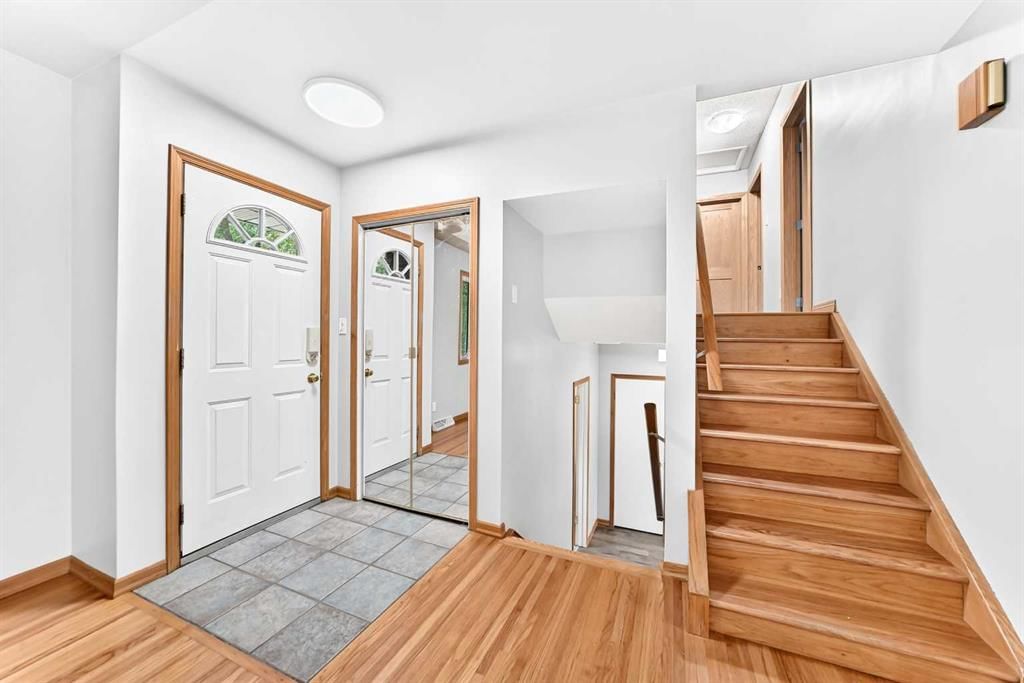 2808 Brecken Road NW, Calgary — photo 2 of 45