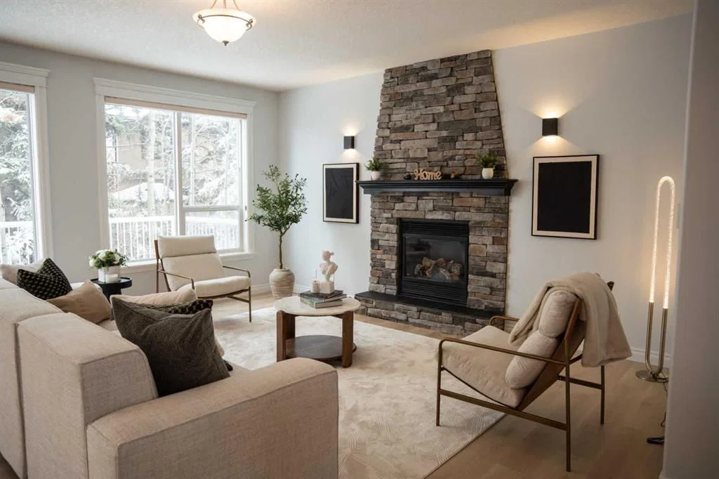 3 Strathridge Bay SW, Calgary — photo 2 of 37