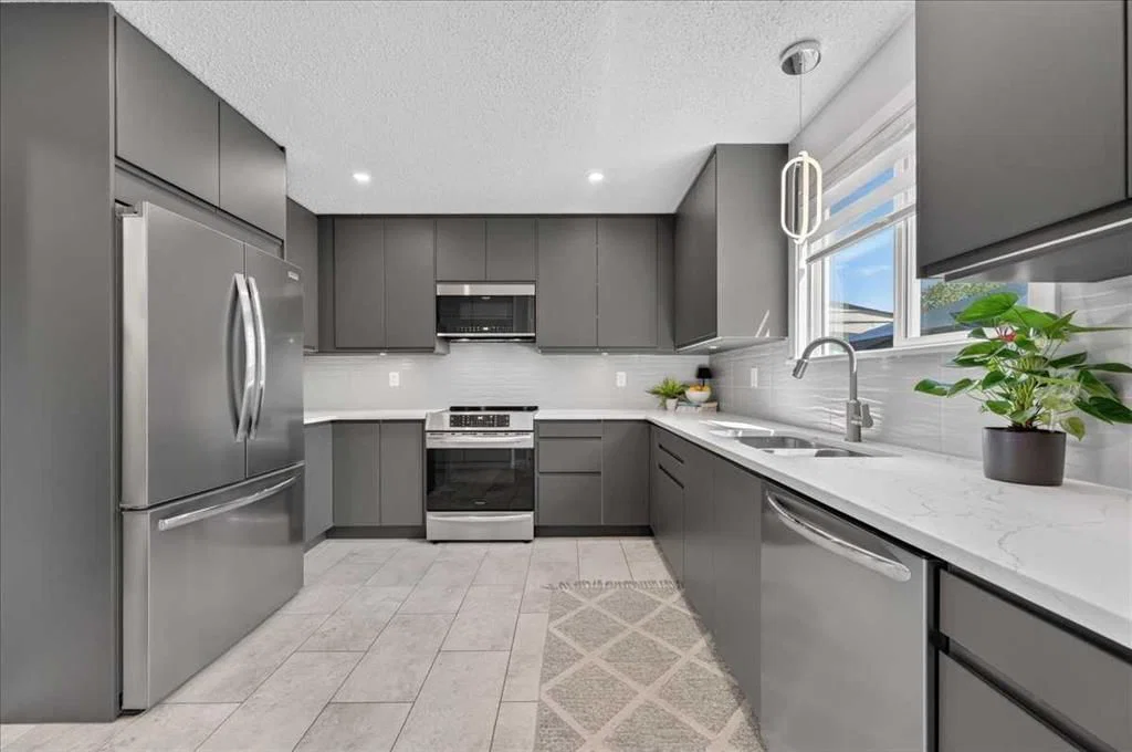 39 Midridge Gardens SE, Calgary — main listing photo