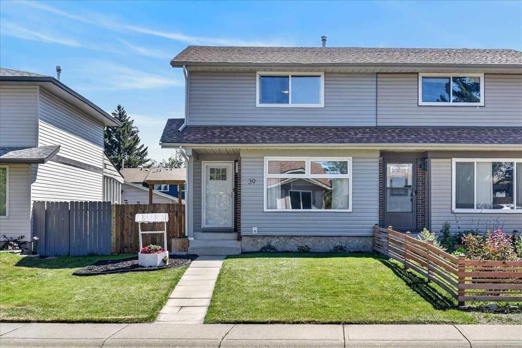39 Midridge Gardens SE, Calgary — photo 2 of 36
