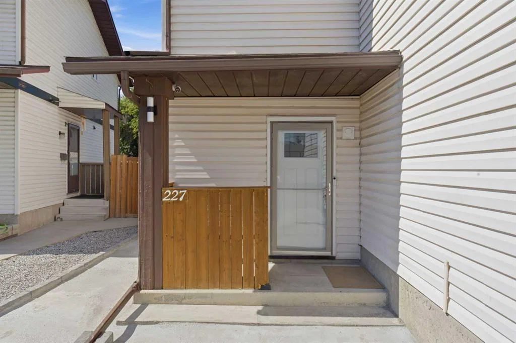 227 Abalone Place NE, Calgary — photo 3 of 34