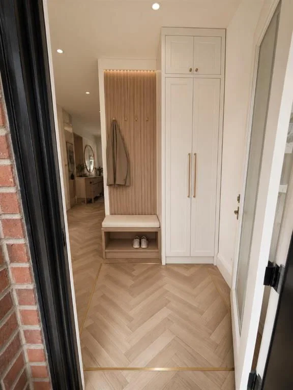 20 27 Avenue SW, Calgary — photo 2 of 23