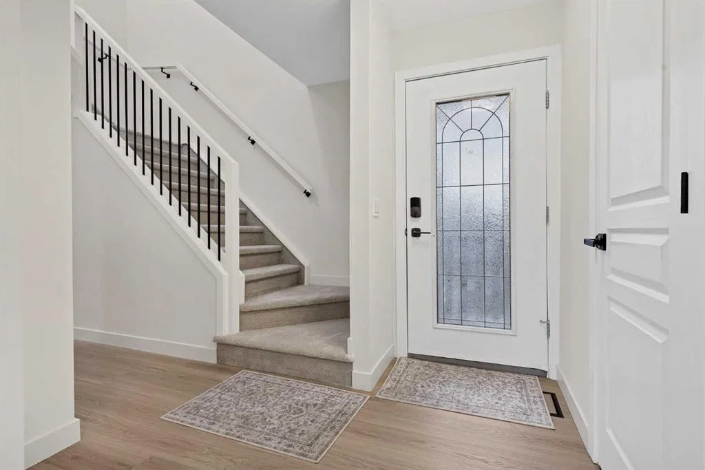 2416 14 Avenue NW, Calgary — photo 4 of 50