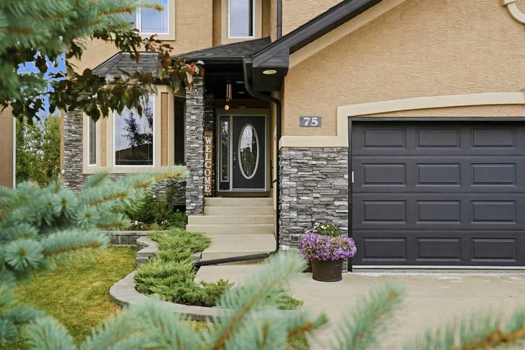 75 Royal Abbey Rise NW, Calgary — photo 2 of 49