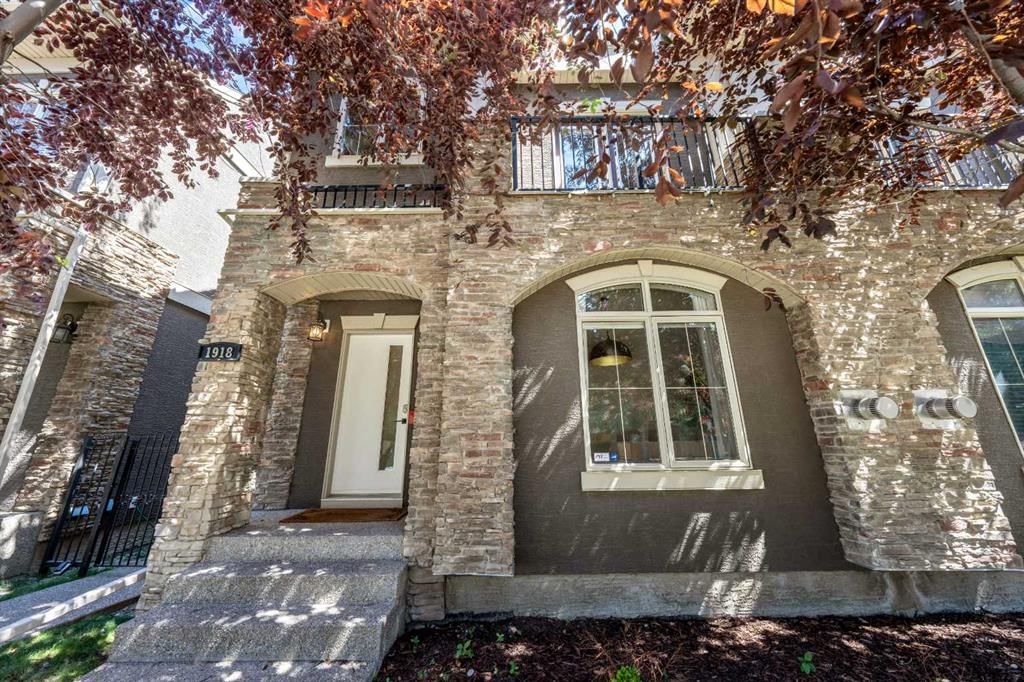 1918 36 Street SW, Calgary — photo 2 of 48