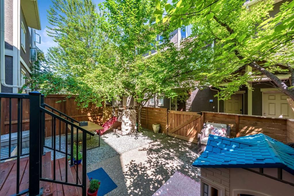 1918 36 Street SW, Calgary — photo 5 of 48