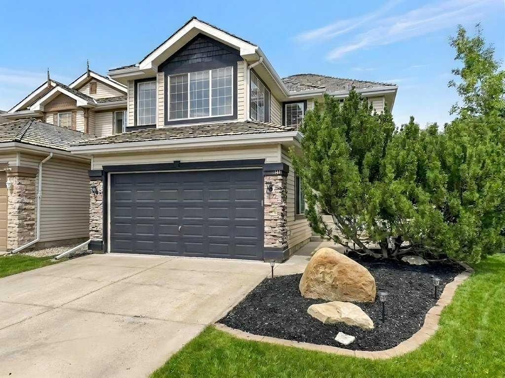141 Douglas Glen Manor SE, Calgary — main listing photo