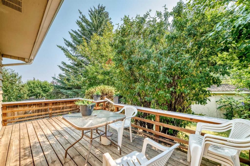 6437 Coach Hill Road SW, Calgary — photo 2 of 48