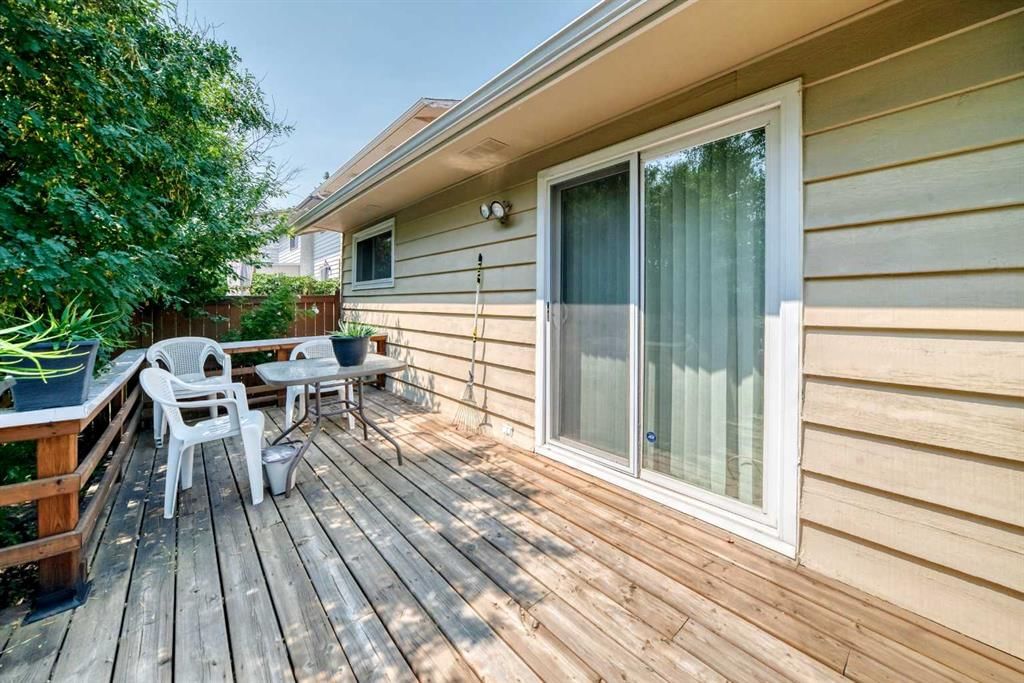 6437 Coach Hill Road SW, Calgary — photo 3 of 48