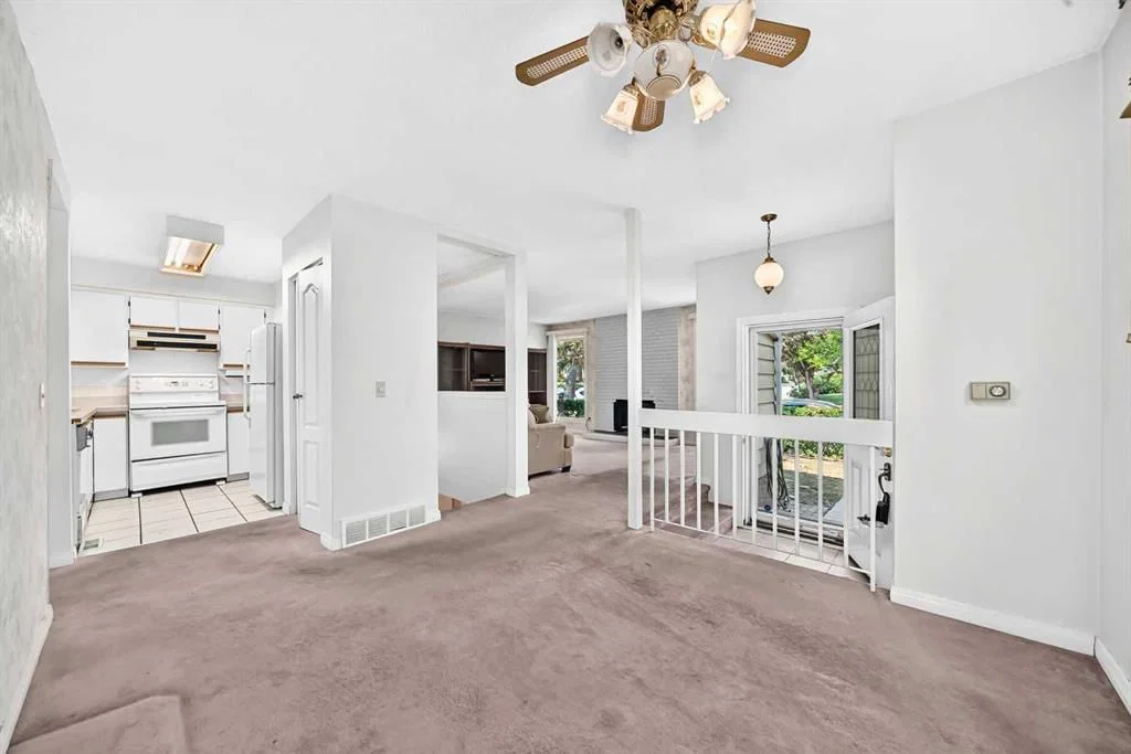 6437 Coach Hill Road SW, Calgary — photo 4 of 48