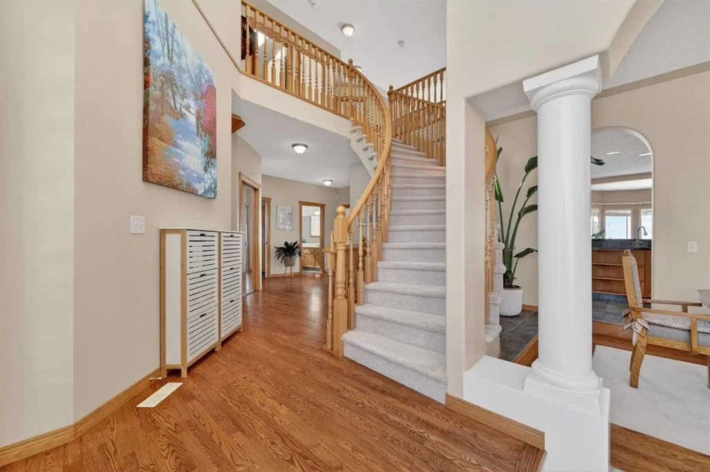 359 Rocky Ridge Drive NW, Calgary — photo 3 of 50