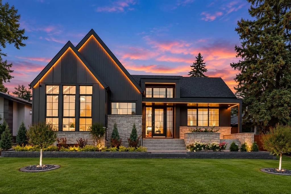 2608 13 Avenue NW, Calgary — main listing photo