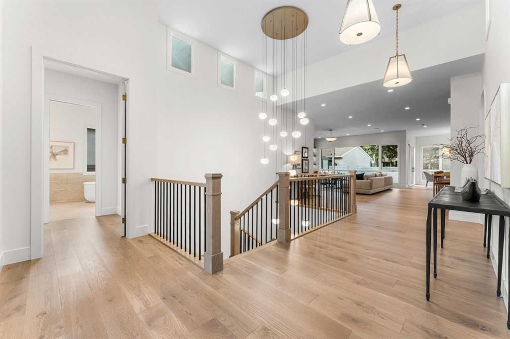 2608 13 Avenue NW, Calgary — photo 3 of 50