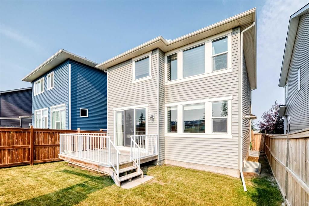 296 Nolancrest Heights NW, Calgary — photo 4 of 49