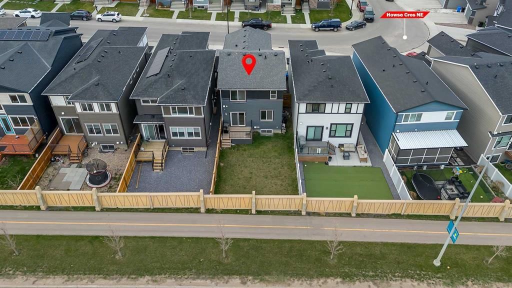 132 Howse Crescent NE, Calgary — photo 2 of 36