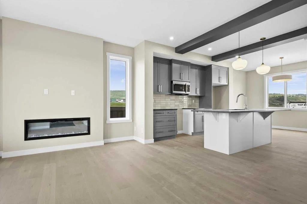 404 River Avenue, Cochrane — photo 4 of 48