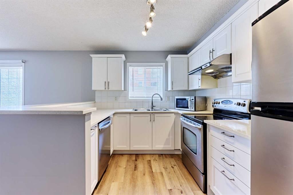 106, 126 14 Avenue SW, Calgary — photo 3 of 39