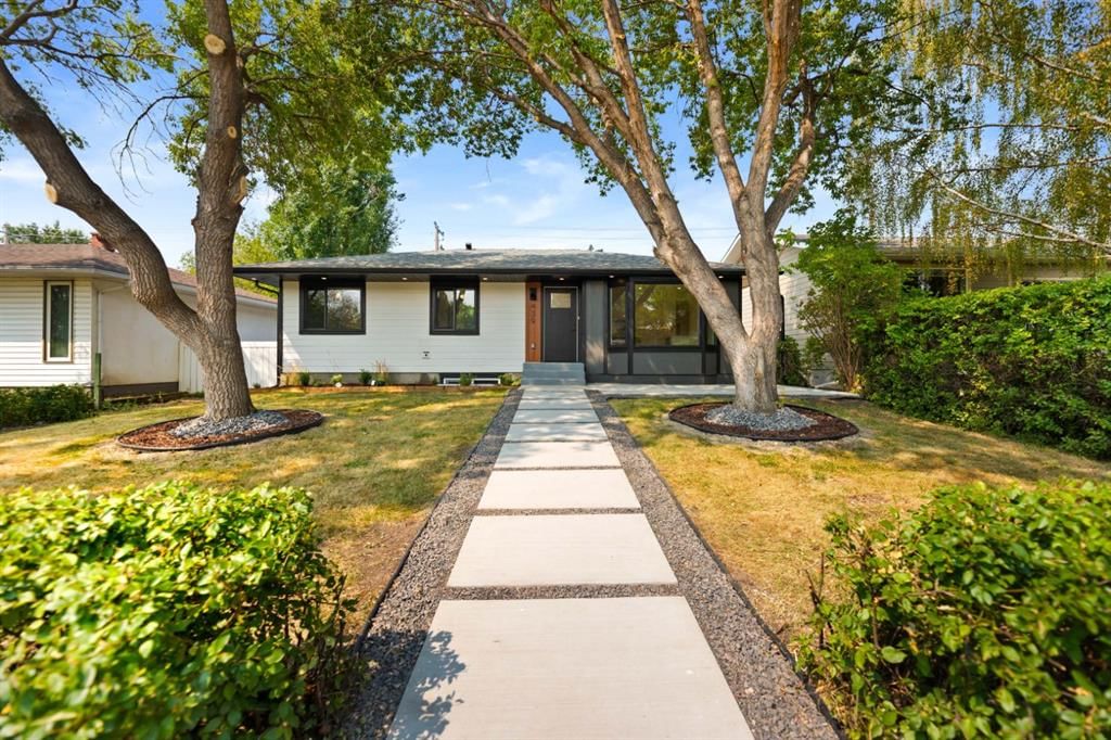 439 Arlington Drive SE, Calgary — main listing photo