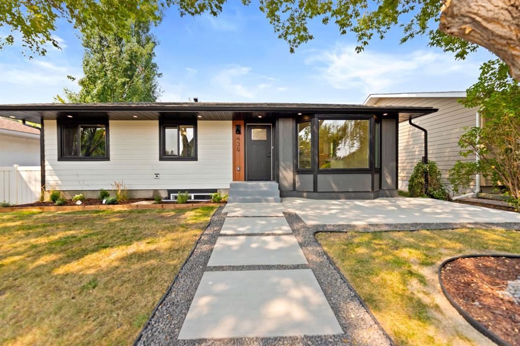 439 Arlington Drive SE, Calgary — photo 3 of 50