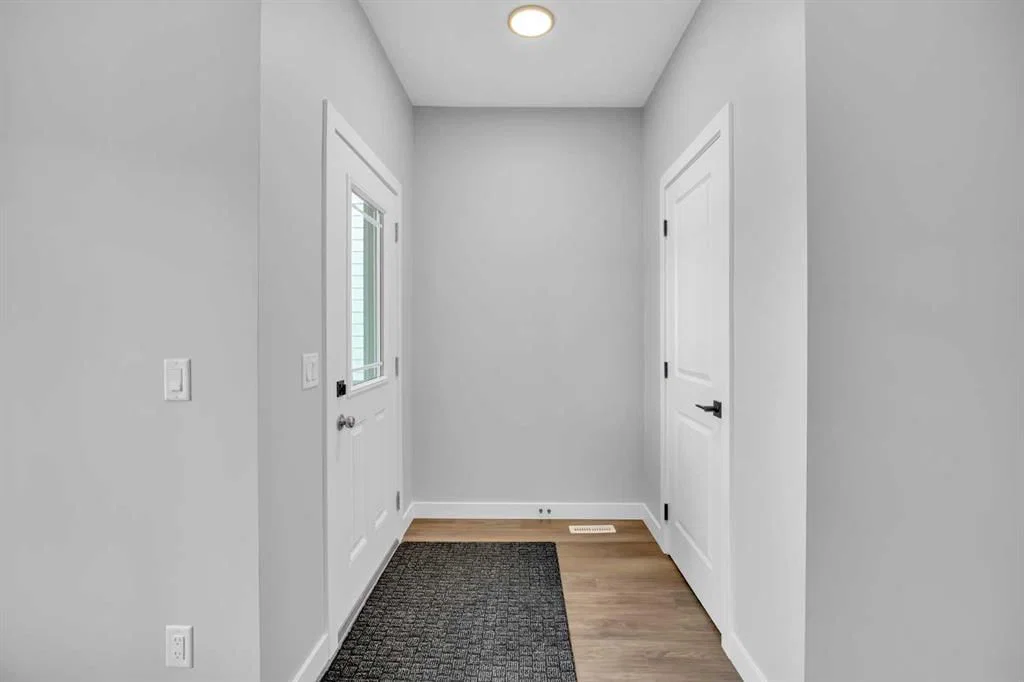 10 Versant Path SW, Calgary — photo 5 of 45