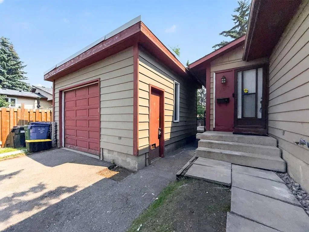 207 Deer Ridge Way SE, Calgary — photo 3 of 50