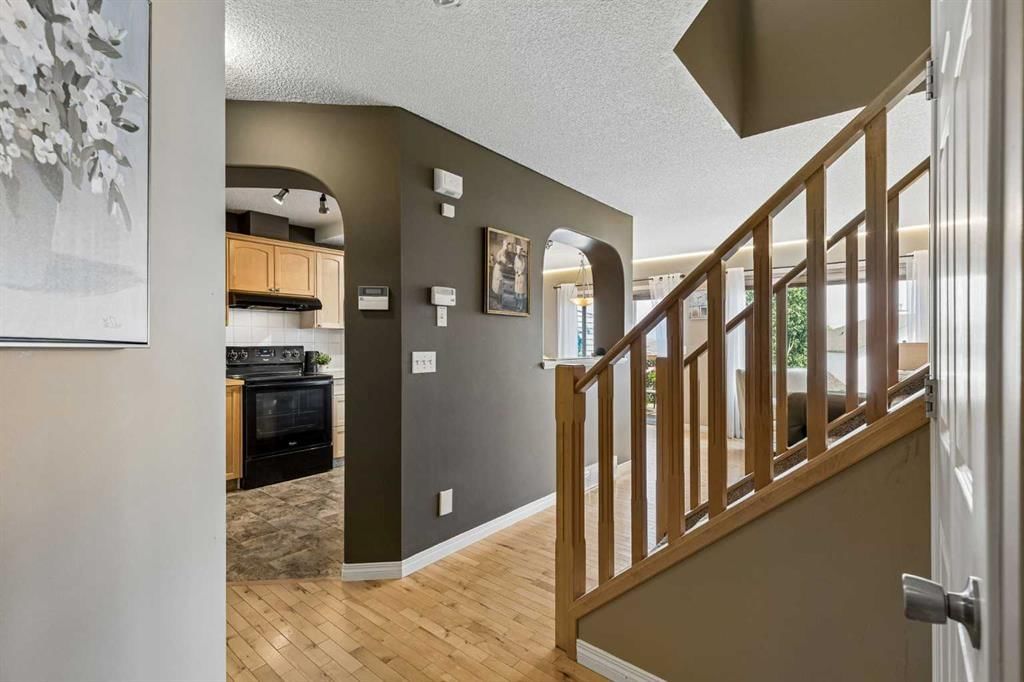 10, 117 Bow Ridge Drive, Cochrane — photo 4 of 34