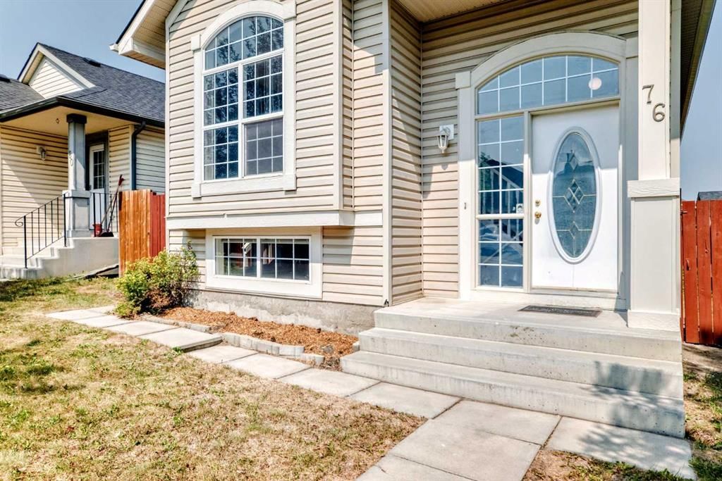 76 Coville Close NE, Calgary — photo 2 of 50