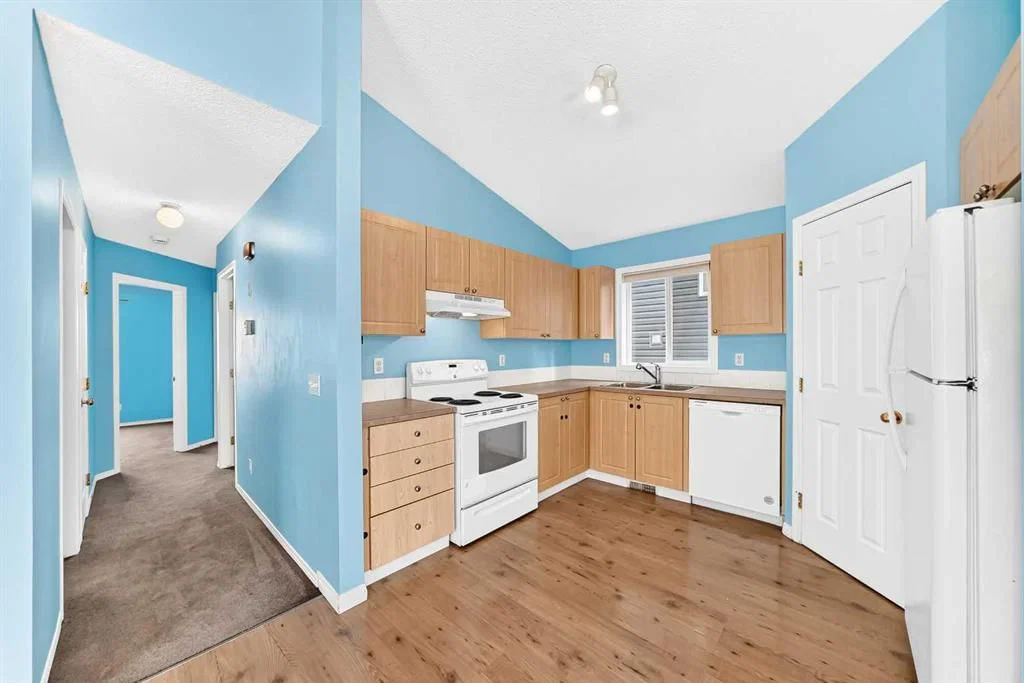 76 Coville Close NE, Calgary — photo 5 of 50