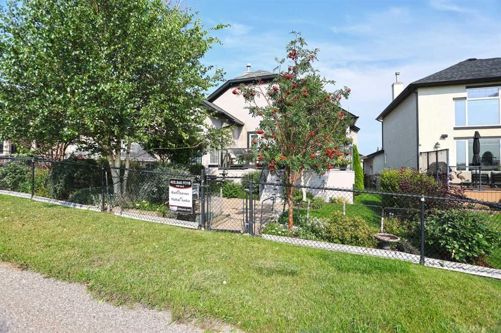 92 Sherwood Rise NW, Calgary — photo 4 of 48