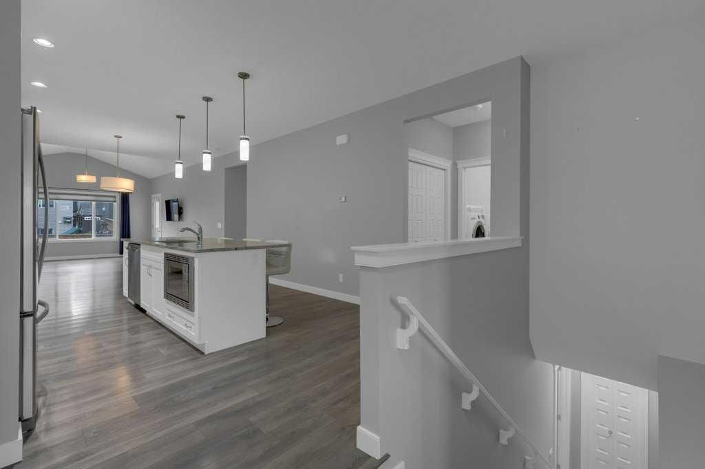 137 Willow Park, Cochrane — photo 3 of 34