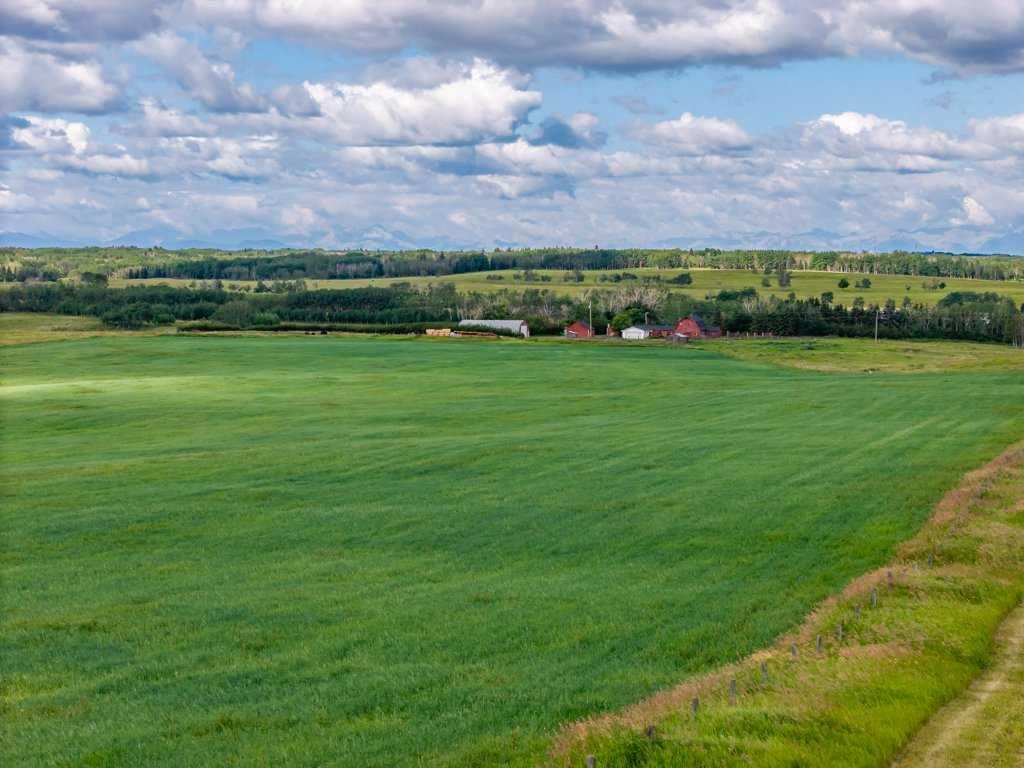 261126 Range Road 33, Rural Rocky View County — main listing photo