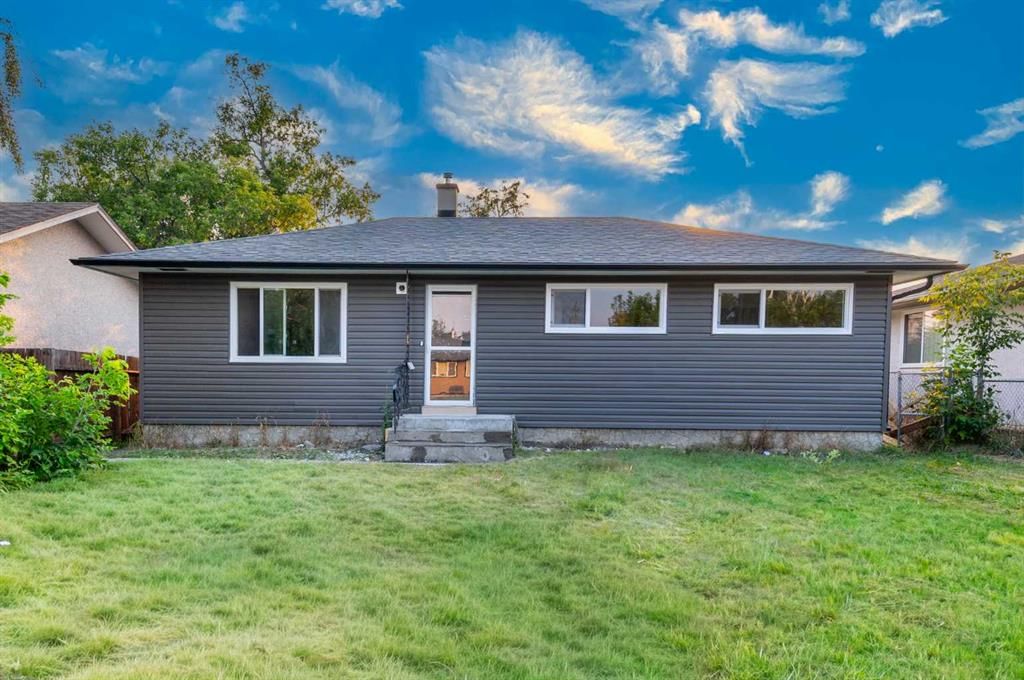 2231 40 Street SE, Calgary — main listing photo