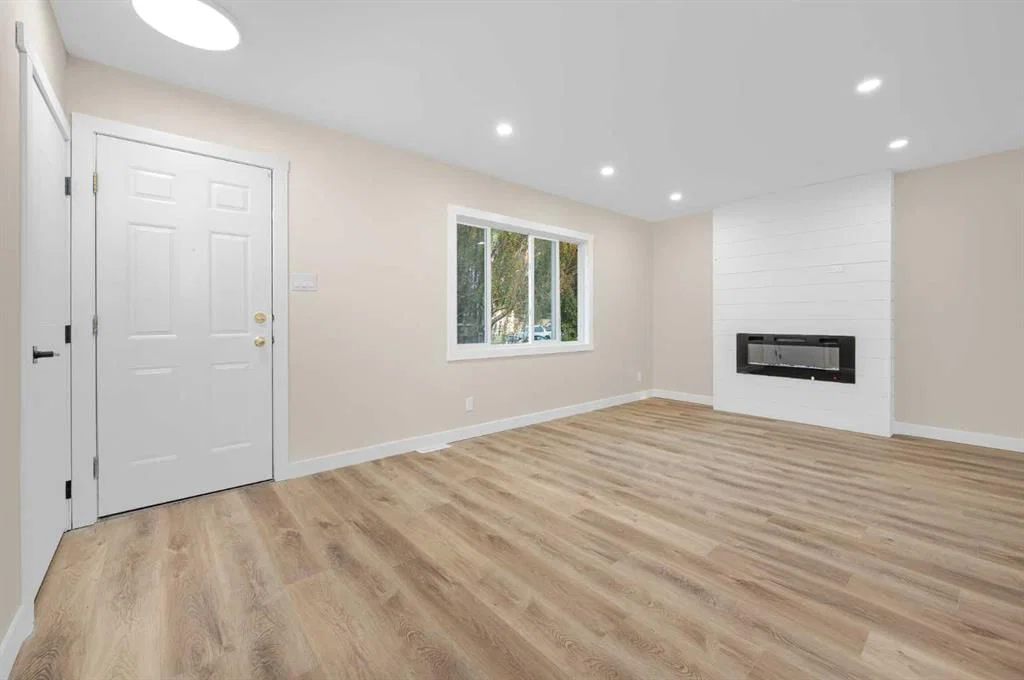 2231 40 Street SE, Calgary — photo 3 of 45