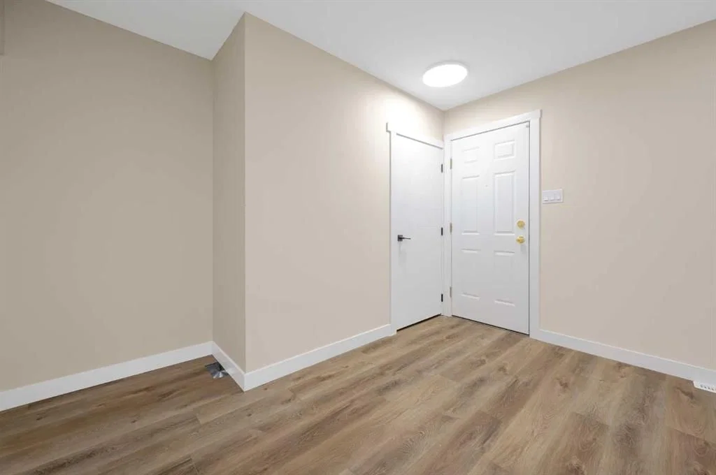 2231 40 Street SE, Calgary — photo 4 of 45