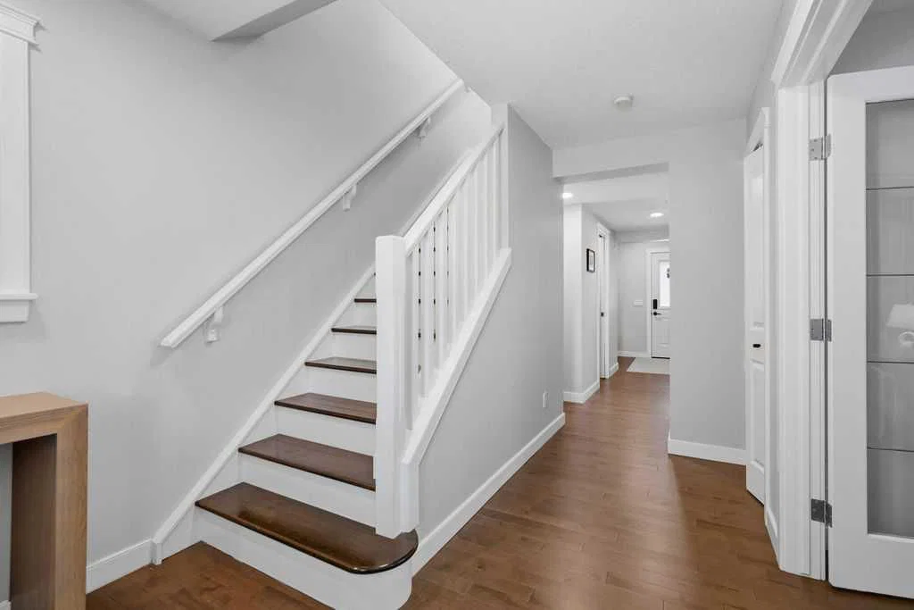 87 Couture Crescent SW, Calgary — photo 5 of 49