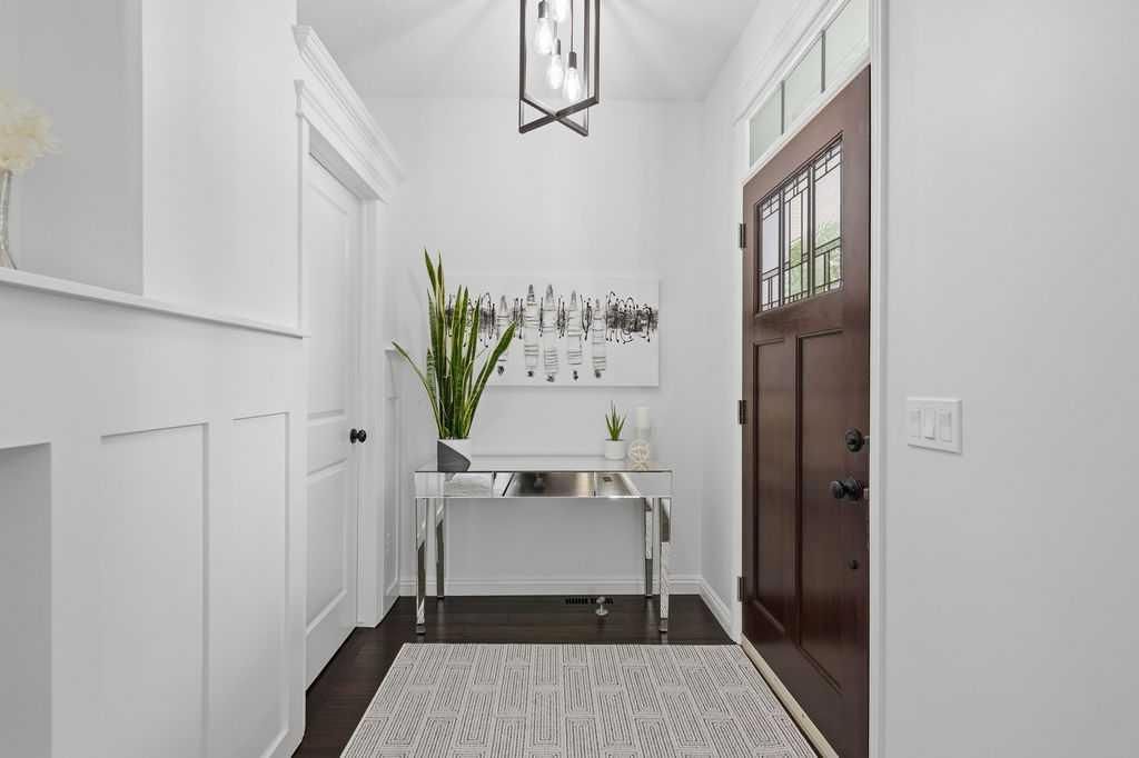 2630 Mclean Avenue SW, Calgary — photo 4 of 50