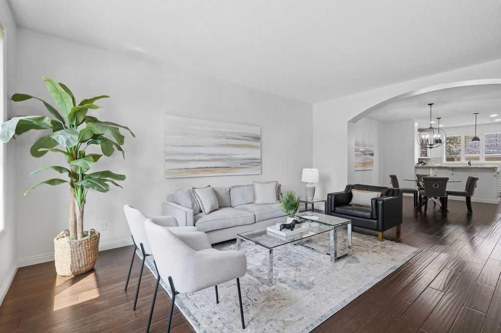 2630 Mclean Avenue SW, Calgary — photo 5 of 50
