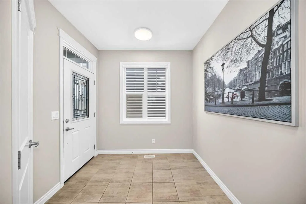 82 Nolanhurst Rise NW, Calgary — photo 4 of 38