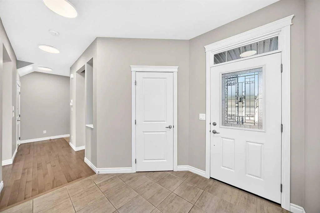 82 Nolanhurst Rise NW, Calgary — photo 5 of 38