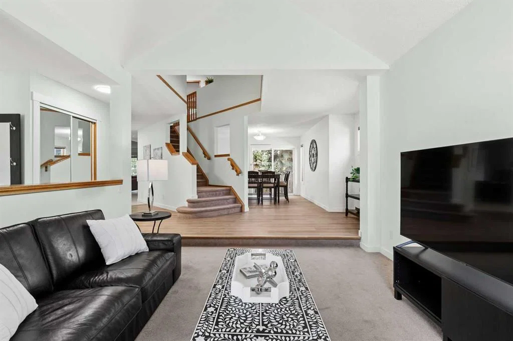 14125 Evergreen Street SW, Calgary — photo 2 of 44